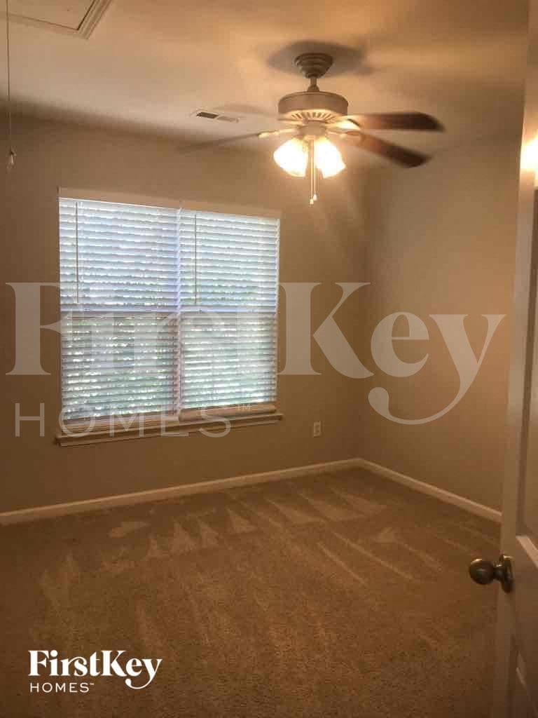 Building Photo - 4204 Laurel Ridge Cir