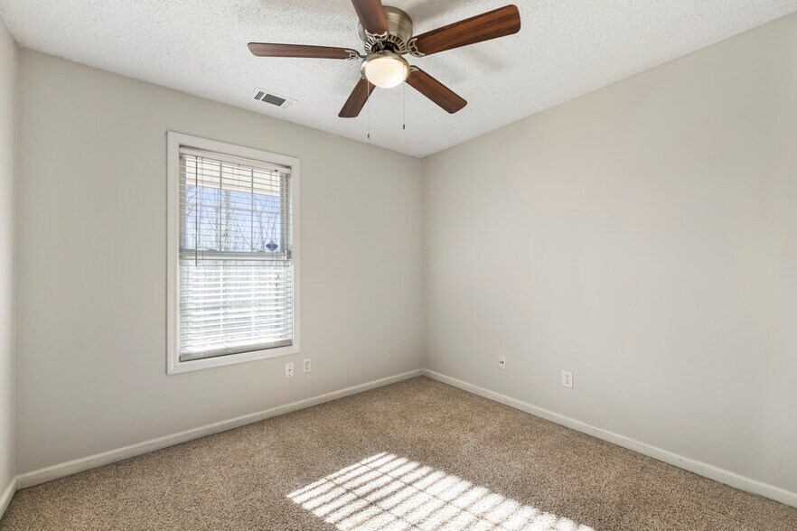 Building Photo - 6605 Overton Cir