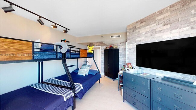 Building Photo - 1000 E Island Blvd