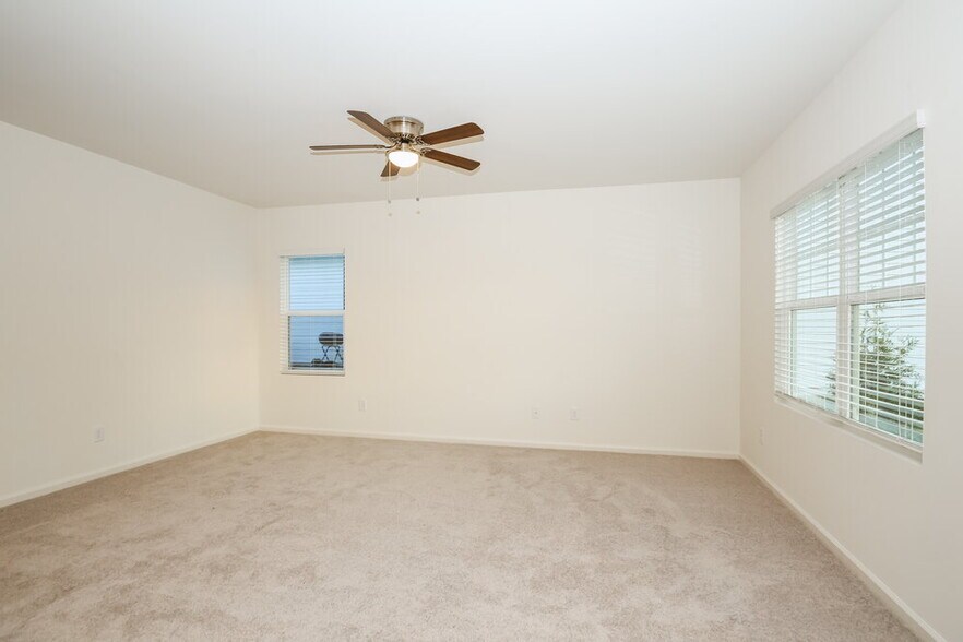 Building Photo - 153 Hargrave Ave