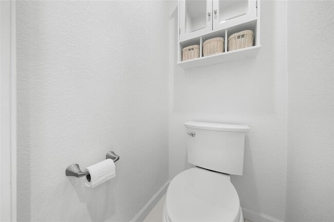 Building Photo - 6014 E University Blvd