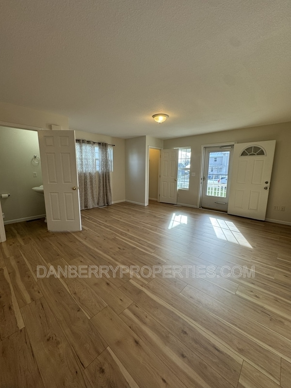 Building Photo - 214 Madison Ave