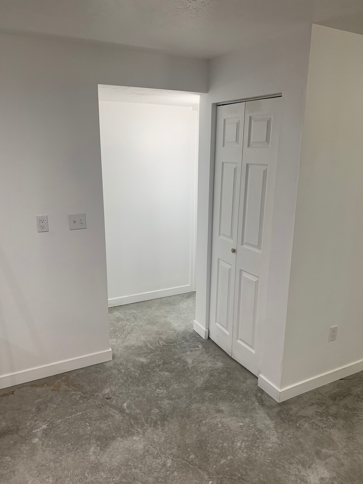 Building Photo - 2777 E Clarkstone Dr