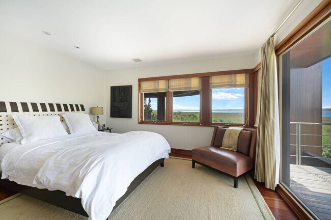 Building Photo - 360 Dune Rd