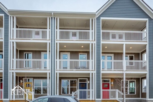 Building Photo - 2341 E 18th St