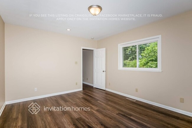 Building Photo - 54 E Schubert Ave