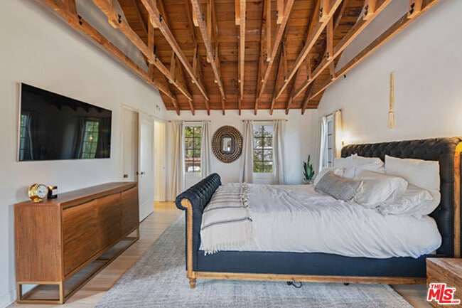 Building Photo - 6402 Ivarene Ave