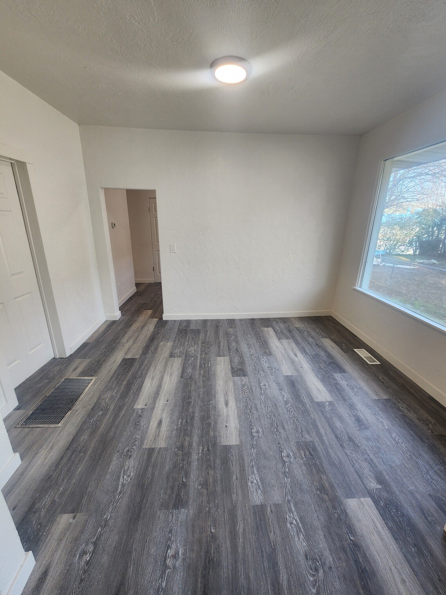 Building Photo - 1703 7th Ave