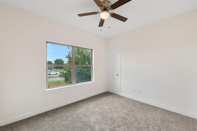 Building Photo - 5105 Malmedy Rd