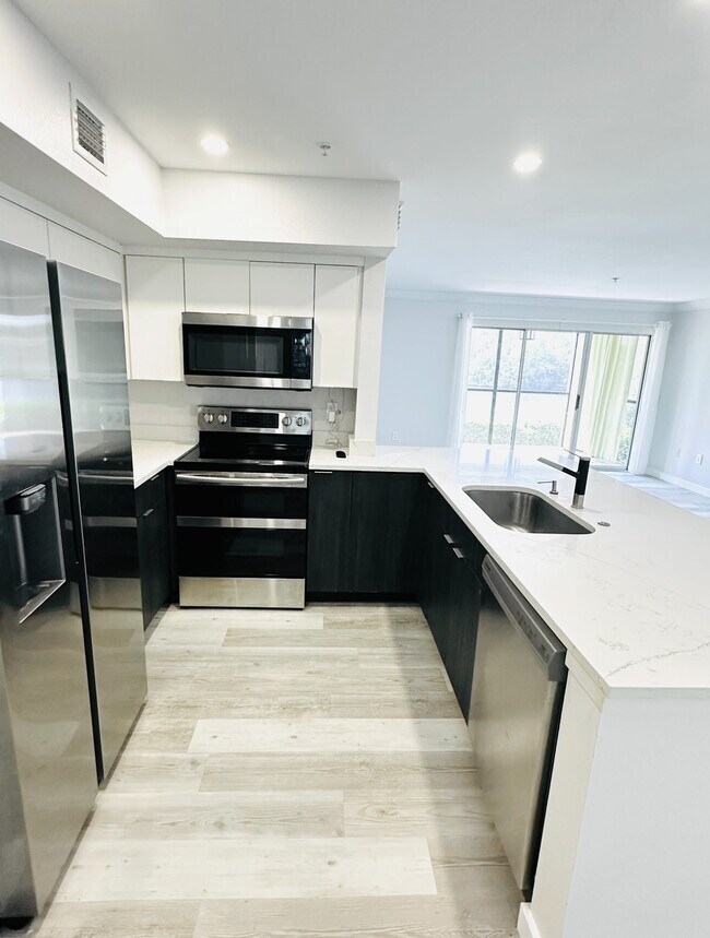 Building Photo - 2400 Feather Sound Dr