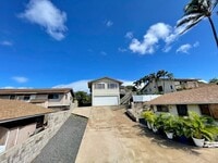 Building Photo - South Kihei 2 Bedroom / 1 Bathroom Unfurnished downstairs unit  - Peekaboo Ocean View