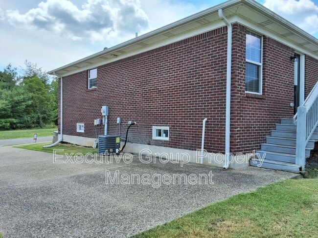 Building Photo - 204 Adena Loop