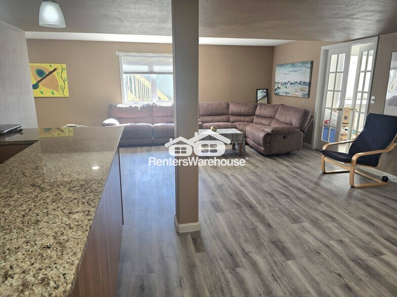Building Photo - 12560 Bradford Dr