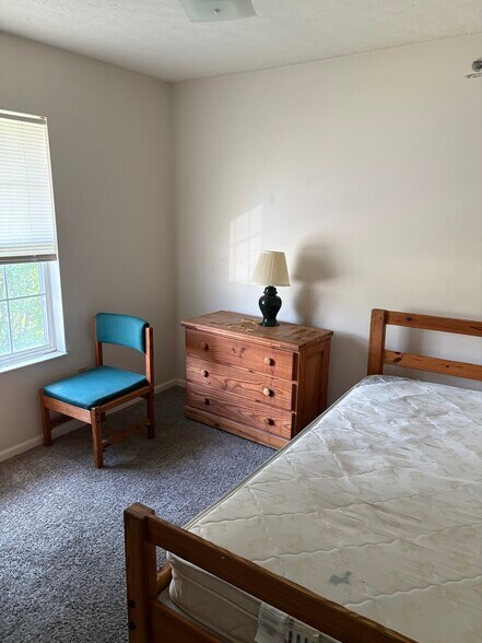 Building Photo - 15 S Shafer St