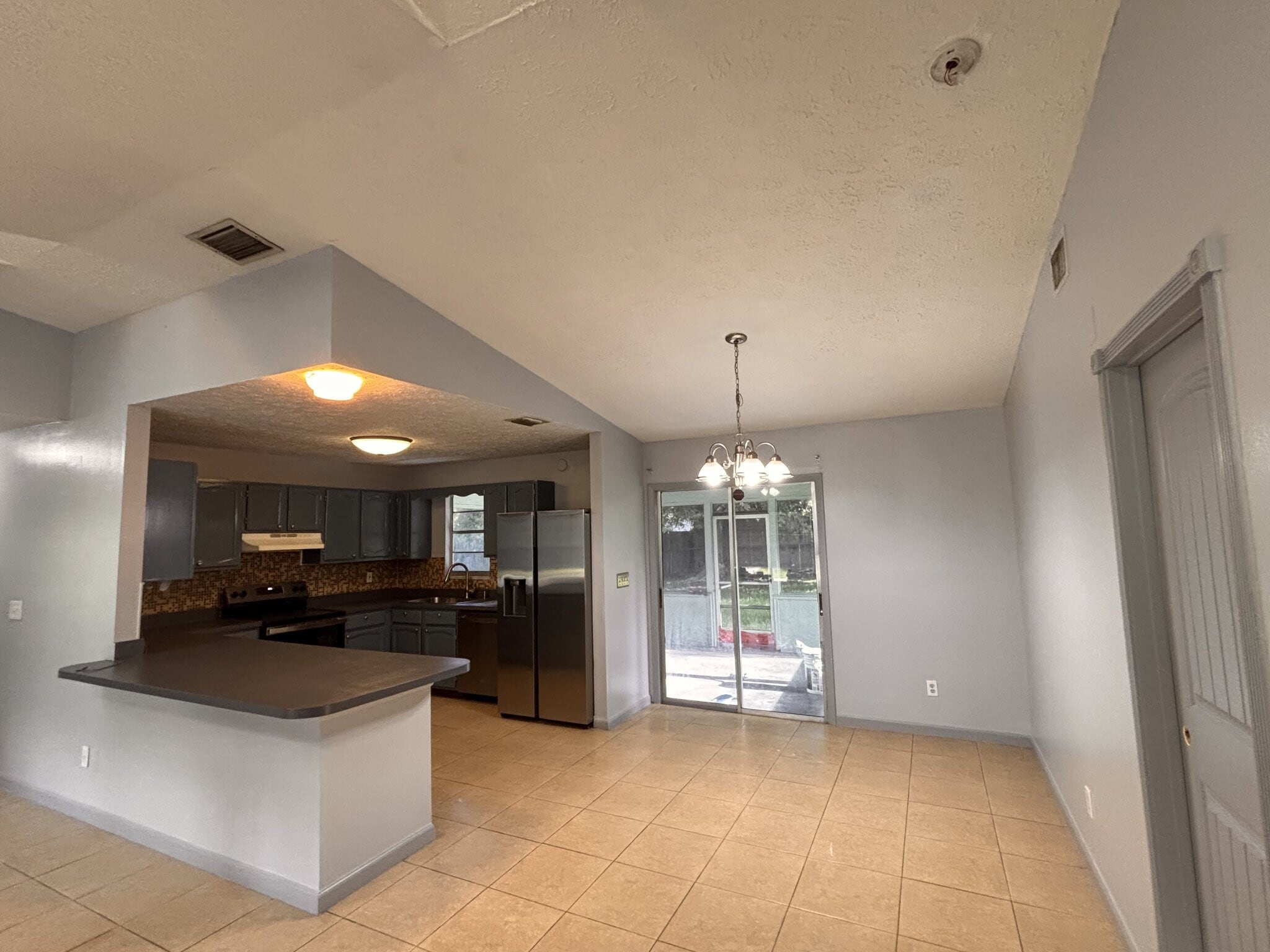 Building Photo - 1318 SW Ackard Ave
