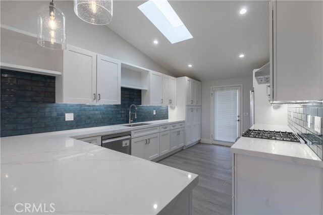 Building Photo - 633 Vista Bonita