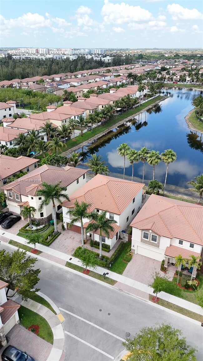 Building Photo - 8800 NW 98th Ct