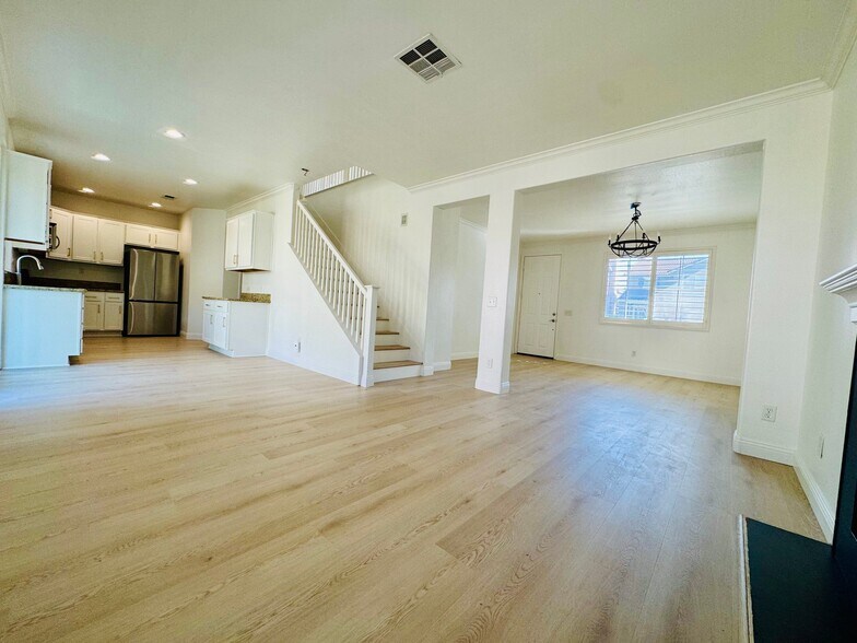 Building Photo - 15 Ametrine Way