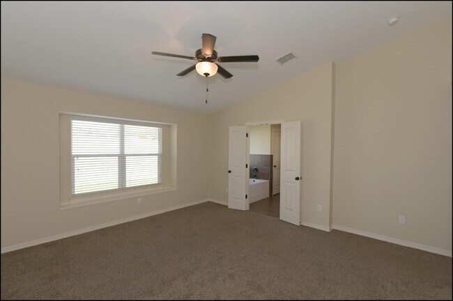 Building Photo - 3131 Red Orchard Dr