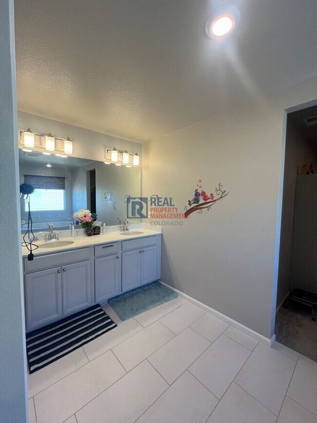 Building Photo - 13621 Crane Ct