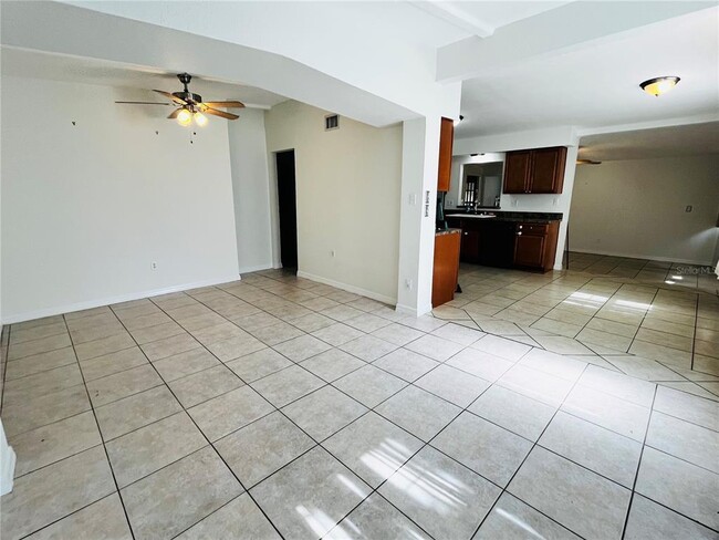 Building Photo - 6710 Kingswood Dr N