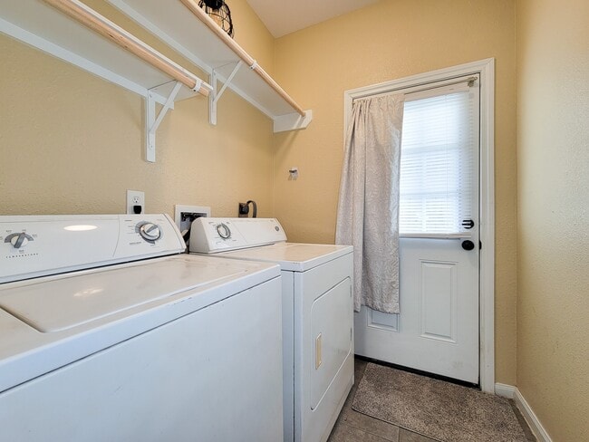 Building Photo - 16361 Eastchase St