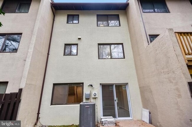 Building Photo - 11825 Coopers Ct