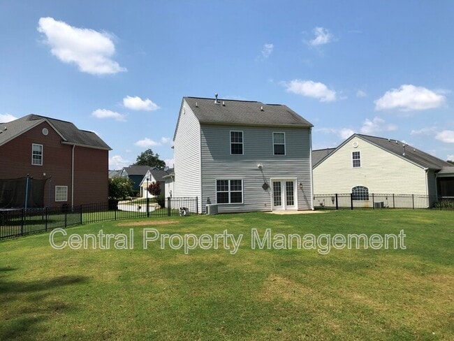 Building Photo - 547 Clairidge Dr