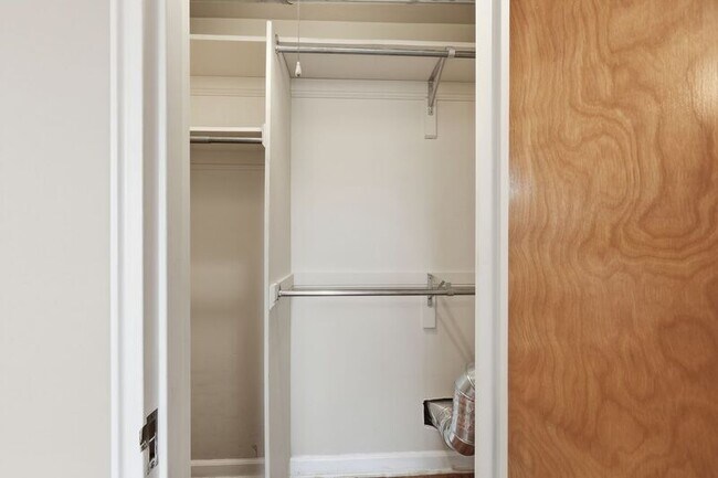 Building Photo - 1876 Northwest Blvd