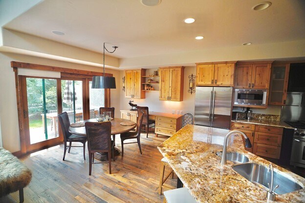 Building Photo - 10 Dakota Cir