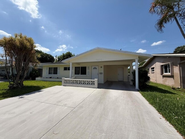 Building Photo - 7302 NW 57th Ct