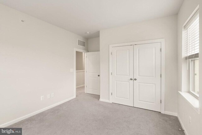 Building Photo - 43430 Stonewood Crossing Ter