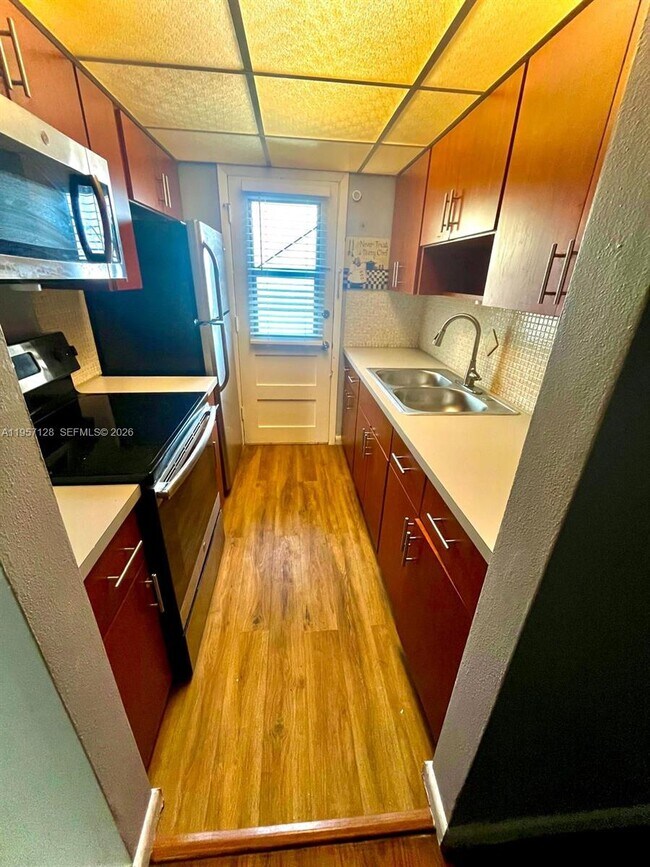 Building Photo - 1475 NE 125th Terrace