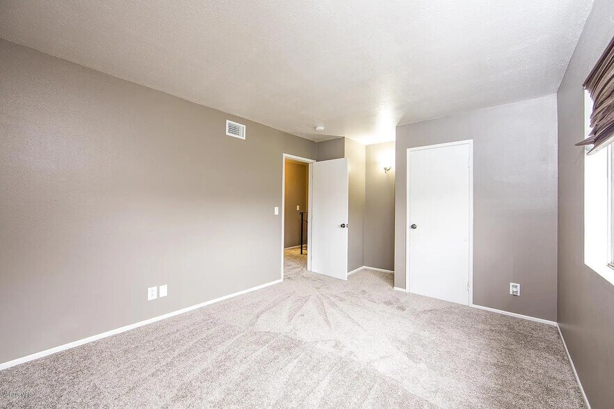 Building Photo - 5977 Nelda St