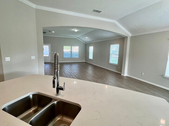 Building Photo - Great Size Home on Jacksonvilles Northside