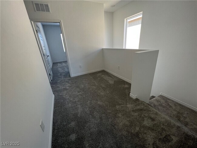 Building Photo - 8903 Roadrunner Ravine St