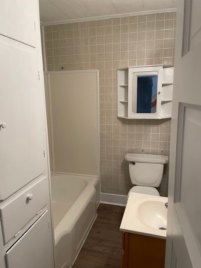 Building Photo - 1709 24th St