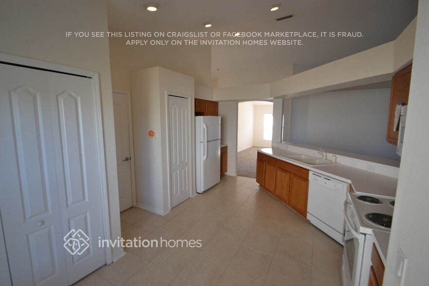 Building Photo - 12257 S Bridge Terrace