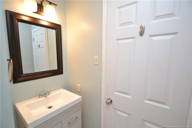 Building Photo - 5131 Lundy Dr