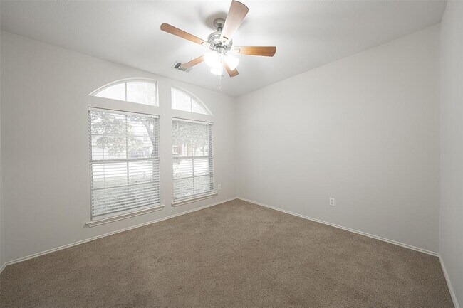 Building Photo - 3803 Top Rock Ln