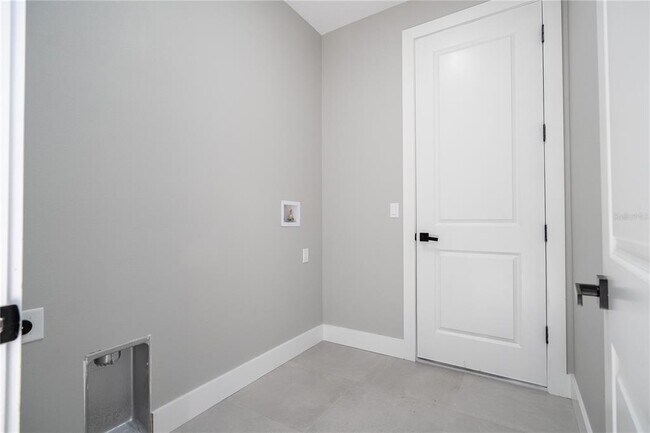 Building Photo - 70 McDill Dr