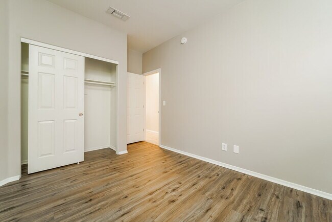 Building Photo - 66 W Freddie Canyon Way