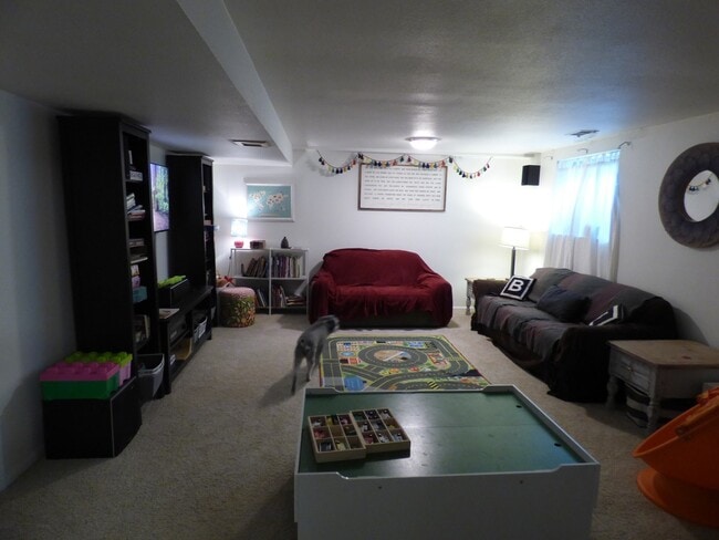 Building Photo - Great House in a Great Neighborhood!