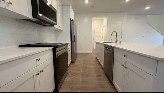 Building Photo - $2,650 Plum Tree, Move in Bonus $500 / Clovis Ave. & Shepherd, New 3 Bd House, Clovis, Heritage G...