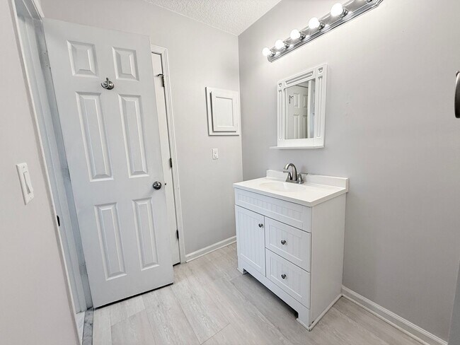 Building Photo - Single Family Home in the Heart of Mandarin!