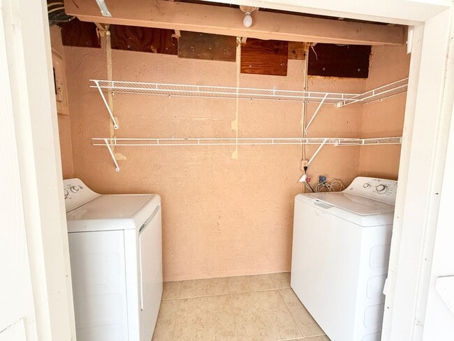 Building Photo - RFR (543 103rd Ave)