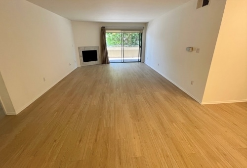 Interior Photo - 1444 Saltair Ave