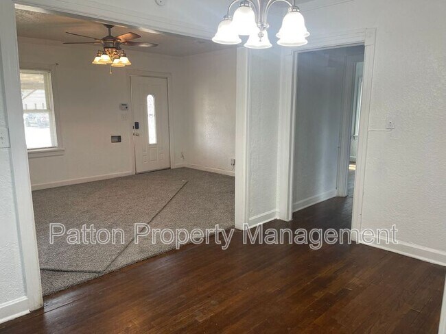 Building Photo - 800 S Mississippi St