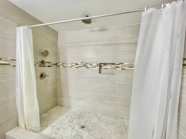 Building Photo - 7108 S Mascotte St