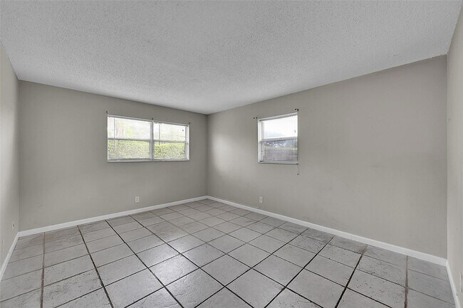 Building Photo - 11607 NW 29th St